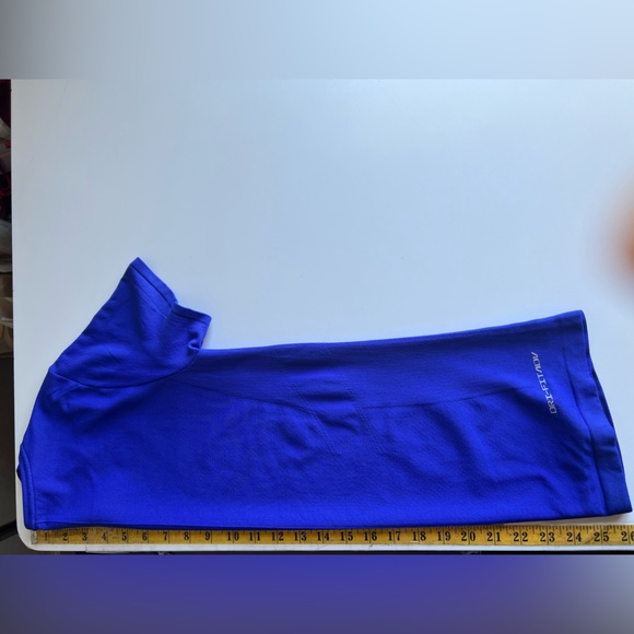 Nike Women's Dri-fit Adv
Short-sleeve Aura Top
Radiant Blue Size M - Picture 8 of 8